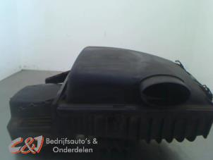 Gebruikte Luchtfilterhuis Renault Master II (ED/UD) 2.5 D Prijs € 47,25 Margeregeling aangeboden door C&J Bedrijfsauto's & Onderdelen