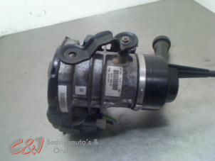 Gebruikte Stuurpomp Citroen Berlingo 1.6 Hdi 75 Prijs € 210,00 Margeregeling aangeboden door C&J Bedrijfsauto's & Onderdelen