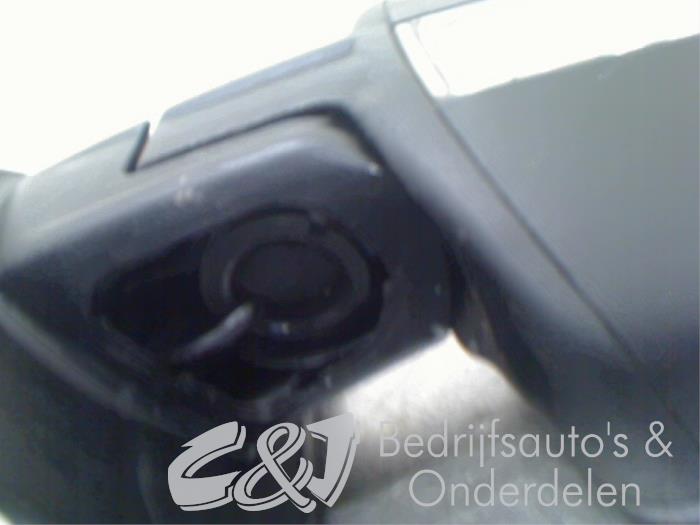 Spiegel Buiten links van een Opel Combo 1.3 CDTI 16V ecoFlex 2015