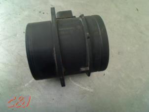 Gebruikte Luchthoeveelheidsmeter Mercedes Sprinter 3,5t (906.73) 315 CDI 16V Prijs € 68,25 Margeregeling aangeboden door C&J Bedrijfsauto's & Onderdelen