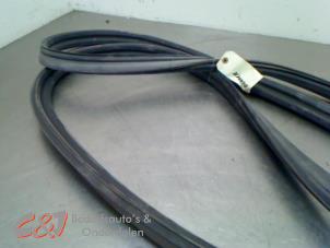 Gebruikte Portierrubber 4Deurs links-achter Ford Transit Courier 1.5 TDCi 75 Prijs € 42,00 Margeregeling aangeboden door C&J Bedrijfsauto's & Onderdelen