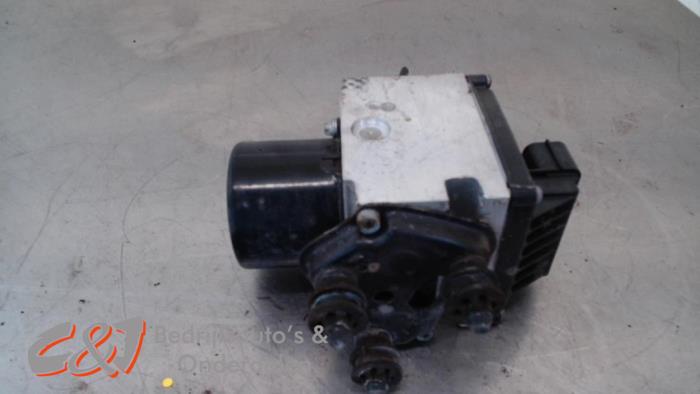 Gebruikte ABS Pomp Volkswagen Passat Variant (3C5) 2.0 TDI 16V 140 Prijs € 52,50 Margeregeling aangeboden door C&J Bedrijfsauto's & Onderdelen