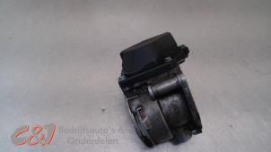 Gebruikte Gasklephuis Volkswagen Caddy III (2KA,2KH,2CA,2CH) 1.9 TDI Prijs € 15,75 Margeregeling aangeboden door C&J Bedrijfsauto's & Onderdelen