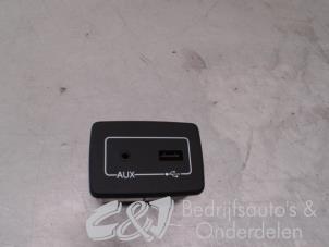 Gebruikte AUX/USB aansluiting Citroen Jumper (U9) 2.2 HDi 130 Prijs € 26,25 Margeregeling aangeboden door C&J bedrijfsauto's & onderdelen
