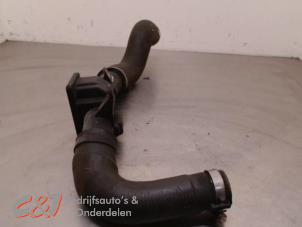 Gebruikte Intercooler Buis Renault Kangoo Express (FW) 1.5 dCi 70 Prijs € 21,00 Margeregeling aangeboden door C&J Bedrijfsauto's & Onderdelen