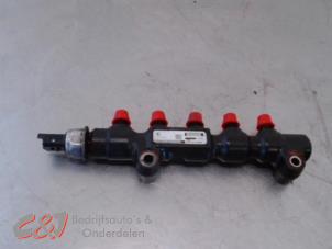 Gebruikte Injector brug Peugeot Partner (GC/GF/GG/GJ/GK) 1.6 HDI 75 16V Prijs € 78,75 Margeregeling aangeboden door C&J Bedrijfsauto's & Onderdelen
