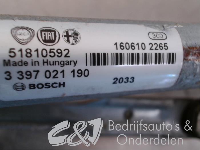 Ruitenwismotor+Mechaniek van een Opel Combo Tour 1.6 CDTI 16V 2016
