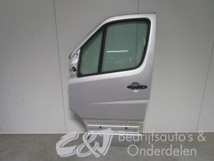 Gebruikte Portier 2Deurs links Volkswagen Crafter 2.0 TDI 16V Prijs € 420,00 Margeregeling aangeboden door C&J bedrijfsauto's & onderdelen