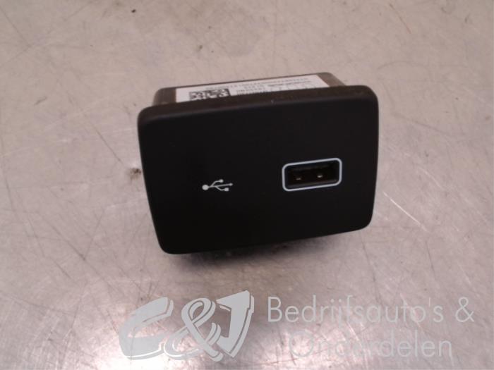 AUX/USB aansluiting Peugeot Boxer