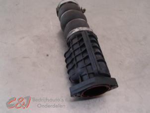 Gebruikte Intercooler Slang Peugeot Partner (GC/GF/GG/GJ/GK) 1.6 HDI, BlueHDI 75 Prijs € 21,00 Margeregeling aangeboden door C&J Bedrijfsauto's & Onderdelen