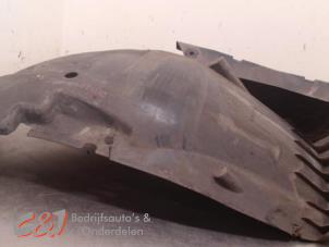 Gebruikte Modderkuip Renault Trafic New (FL) 2.5 dCi 16V 145 Prijs € 36,75 Margeregeling aangeboden door C&J Bedrijfsauto's & Onderdelen