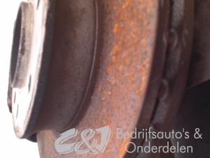 Gebruikte Fusee rechts-voor Volkswagen Crafter 2.0 TDI 16V Prijs € 157,50 Margeregeling aangeboden door C&J bedrijfsauto's & onderdelen