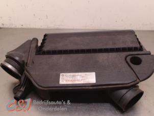 Gebruikte Luchtfilterhuis Opel Combo 1.3 CDTI 16V ecoFlex Prijs € 47,25 Margeregeling aangeboden door C&J Bedrijfsauto's & Onderdelen