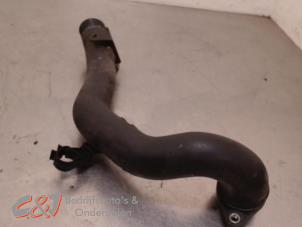 Gebruikte Intercooler Buis Opel Combo 1.3 CDTI 16V ecoFlex Prijs € 21,00 Margeregeling aangeboden door C&J Bedrijfsauto's & Onderdelen