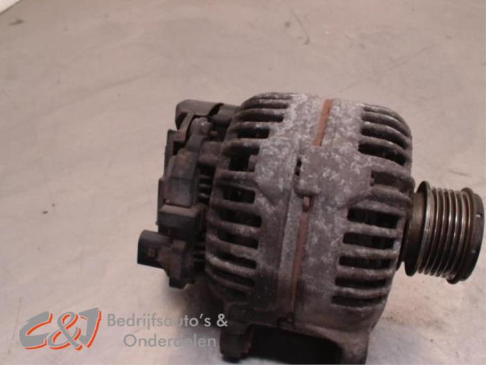 Gebruikte Dynamo Volkswagen Transporter T5 1.9 TDi Prijs € 26,25 Margeregeling aangeboden door C&J Bedrijfsauto's & Onderdelen