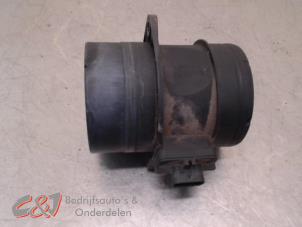 Gebruikte Luchthoeveelheidsmeter Volkswagen Transporter T5 2.0 TDI DRF 4Motion Prijs € 47,25 Margeregeling aangeboden door C&J Bedrijfsauto's & Onderdelen