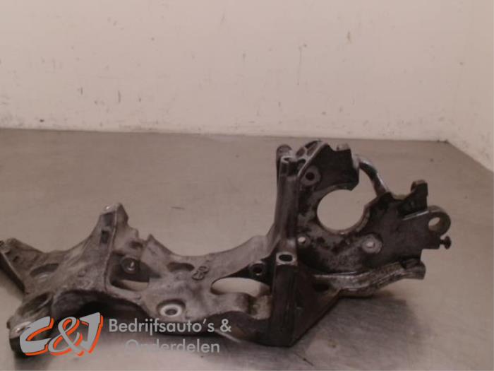 Motorsteun van een Volkswagen Caddy IV 2.0 TDI 102 2017