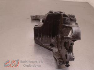 Gebruikte Motorsteun Volkswagen Caddy IV 2.0 TDI 102 Prijs € 47,25 Margeregeling aangeboden door C&J Bedrijfsauto's & Onderdelen