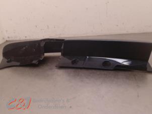 Gebruikte Achterlichtrand rechts Mercedes Vito (447.6) 2.2 114 CDI 16V Prijs € 31,50 Margeregeling aangeboden door C&J Bedrijfsauto's & Onderdelen