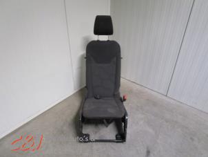 Gebruikte Stoel rechts Ford Transit Courier 1.5 TDCi 75 Prijs € 52,50 Margeregeling aangeboden door C&J Bedrijfsauto's & Onderdelen
