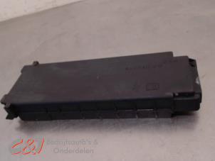 Gebruikte Kunstof diversen Mercedes Vito (447.6) 2.2 114 CDI 16V Prijs € 27,30 Margeregeling aangeboden door C&J Bedrijfsauto's & Onderdelen