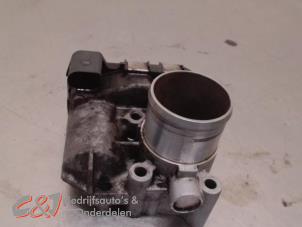 Gebruikte Gasklephuis Renault Trafic New (FL) 2.0 dCi 16V 90 Prijs € 21,00 Margeregeling aangeboden door C&J Bedrijfsauto's & Onderdelen