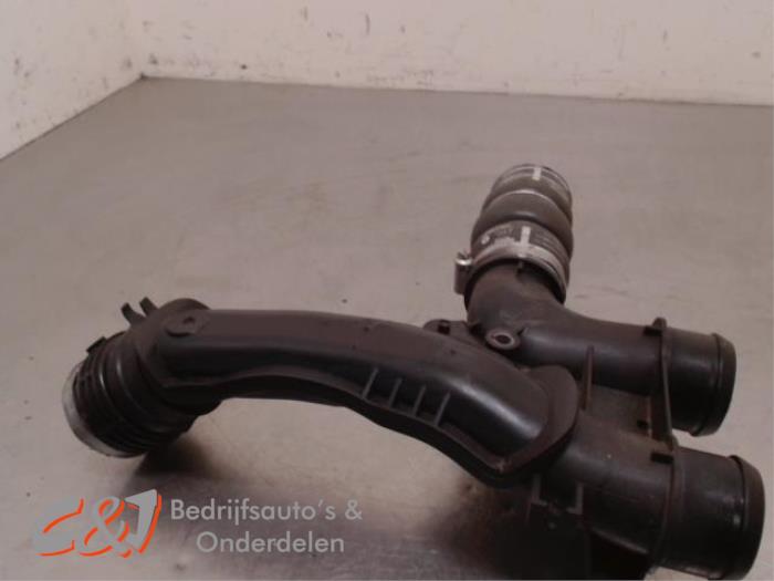 Gebruikte Intercooler Slang Peugeot Partner (EA//EF/EN/EU) 1.6 BlueHDi 100 Prijs € 15,75 Margeregeling aangeboden door C&J Bedrijfsauto's & Onderdelen