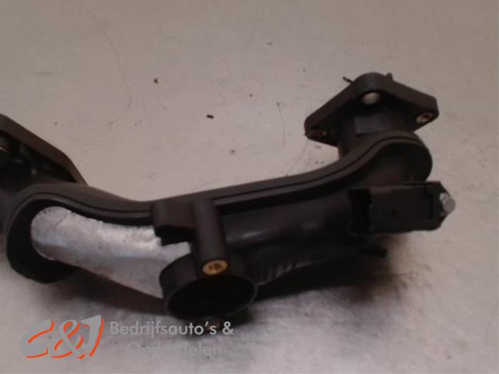 Aanzuigslang Lucht van een Ford Tourneo Connect/Grand Tourneo Connect 1.6 TDCi 95 2015