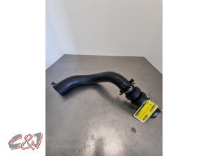 Gebruikte Intercooler Slang Ford Transit 2.0 TDCi 16V Eco Blue 170 RWD Prijs € 21,00 Margeregeling aangeboden door C&J Bedrijfsauto's & Onderdelen