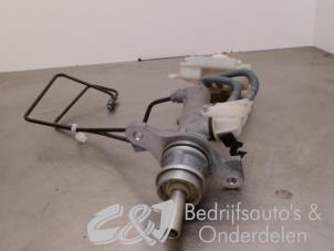Gebruikte Hoofdremcilinder Mercedes Vito (447.6) 2.0 116 CDI 16V Prijs € 89,25 Margeregeling aangeboden door C&J bedrijfsauto's & onderdelen