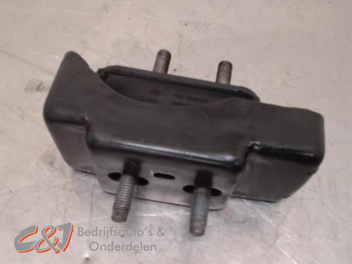 Gebruikte Motorrubber Iveco New Daily VI 35C17, 35S17, 40C17, 50C17, 65C17, 70C17 Prijs € 21,00 Margeregeling aangeboden door C&J Bedrijfsauto's & Onderdelen
