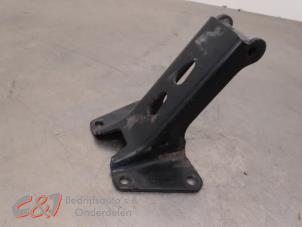Gebruikte Steun (diversen) Iveco New Daily VI 35C17, 35S17, 40C17, 50C17, 65C17, 70C17 Prijs € 31,50 Margeregeling aangeboden door C&J Bedrijfsauto's & Onderdelen