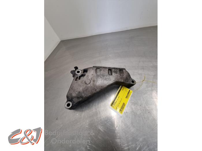 Gebruikte Motorsteun Volkswagen Transporter T5 2.0 TDI DRF 4Motion Prijs € 15,75 Margeregeling aangeboden door C&J Bedrijfsauto's & Onderdelen