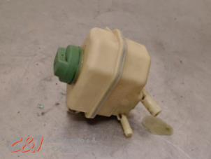 Gebruikte Stuurbekrachtiging Olie Reservoir Volkswagen Transporter T5 2.5 TDi Prijs € 26,25 Margeregeling aangeboden door C&J Bedrijfsauto's & Onderdelen