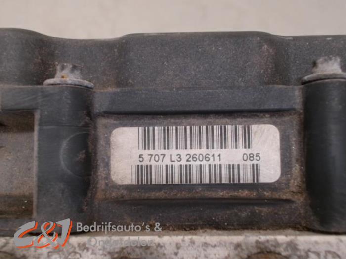 ABS Pomp van een Opel Movano 2.3 CDTi BiTurbo 16V 2018