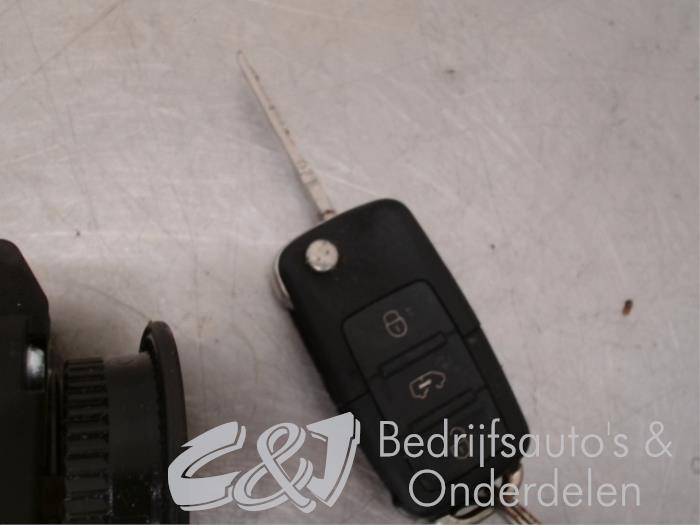 Kontaktslot+Sleutel van een Volkswagen Crafter 2.0 BiTDI 2014
