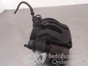 Gebruikte Remklauw (Tang) rechts-voor Volkswagen Crafter 2.0 BiTDI Prijs € 63,00 Margeregeling aangeboden door C&J bedrijfsauto's & onderdelen