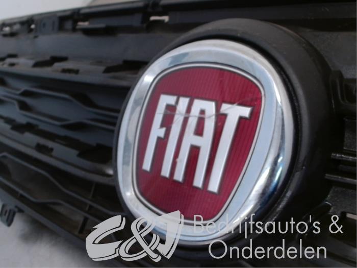 Grille van een Fiat Talento 1.6 MultiJet,EcoJet 95 2018