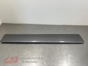 Gebruikte Sierlijst Opel Vivaro 1.6 CDTI 90 Prijs € 36,75 Margeregeling aangeboden door C&J Bedrijfsauto's & Onderdelen