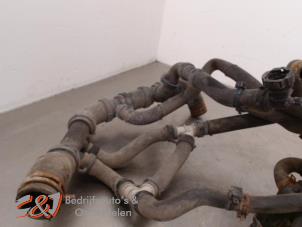 Gebruikte Extra waterpomp Renault Master III (FV) 2.3 dCi 110 16V FWD Prijs € 78,75 Margeregeling aangeboden door C&J Bedrijfsauto's & Onderdelen