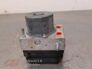 Gebruikte ABS Pomp Mercedes Citan (415.6) 1.5 109 CDI Prijs € 105,00 Margeregeling aangeboden door C&J Bedrijfsauto's & Onderdelen