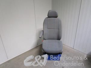 Gebruikte Voorstoel links Volkswagen Crafter 2.5 TDI 30/32/35/46/50 Prijs € 393,75 Margeregeling aangeboden door C&J bedrijfsauto's & onderdelen