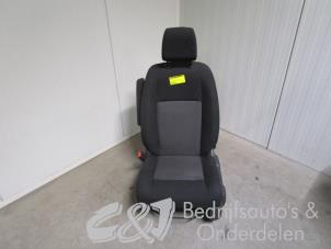 Gebruikte Voorstoel links Peugeot Expert (VA/VB/VE/VF/VY) 1.6 Blue HDi 115 Prijs € 420,00 Margeregeling aangeboden door C&J bedrijfsauto's & onderdelen