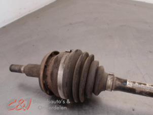 Gebruikte Aandrijfas links-voor Volkswagen Transporter T5 1.9 TDi Prijs € 31,50 Margeregeling aangeboden door C&J Bedrijfsauto's & Onderdelen