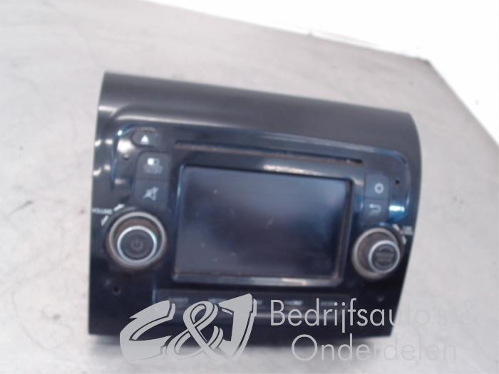 Radio van een Fiat Ducato (250) 2.3 D 150 Multijet 2014