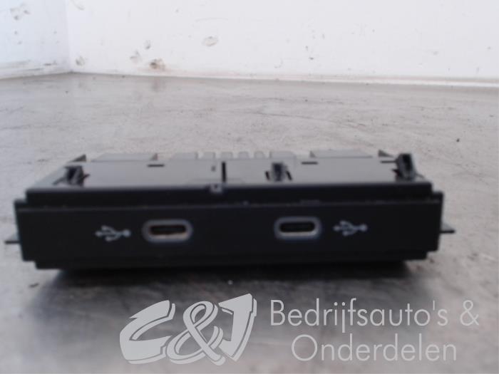 AUX/USB aansluiting Volkswagen Caddy