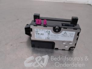 Gebruikte Telefoon Module Volkswagen Caddy Cargo V (SBA/SBH) 2.0 TDI BlueMotionTechnology Prijs € 120,75 Margeregeling aangeboden door C&J bedrijfsauto's & onderdelen