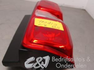 Gebruikte Achterlicht rechts Peugeot Expert (VA/VB/VE/VF/VY) 2.0 Blue HDi 180 16V Prijs € 89,25 Margeregeling aangeboden door C&J bedrijfsauto's & onderdelen