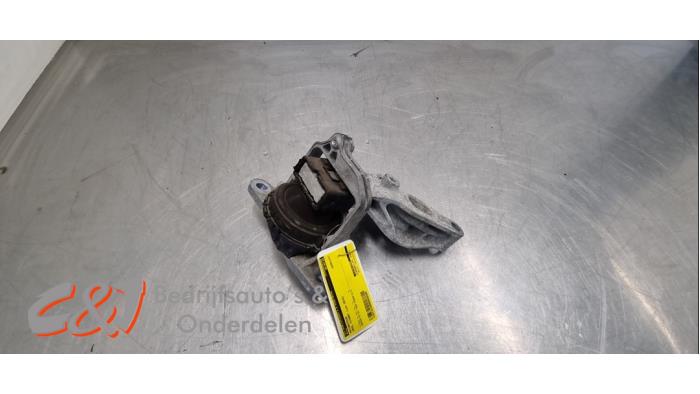 Gebruikte Motorrubber Opel Vivaro 1.6 CDTI BiTurbo 120 Prijs € 15,75 Margeregeling aangeboden door C&J Bedrijfsauto's & Onderdelen