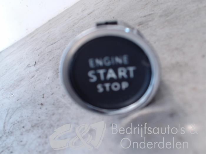 Start/Stop schakelaar van een Peugeot Expert (VA/VB/VE/VF/VY) 2.0 Blue HDi 180 16V 2019